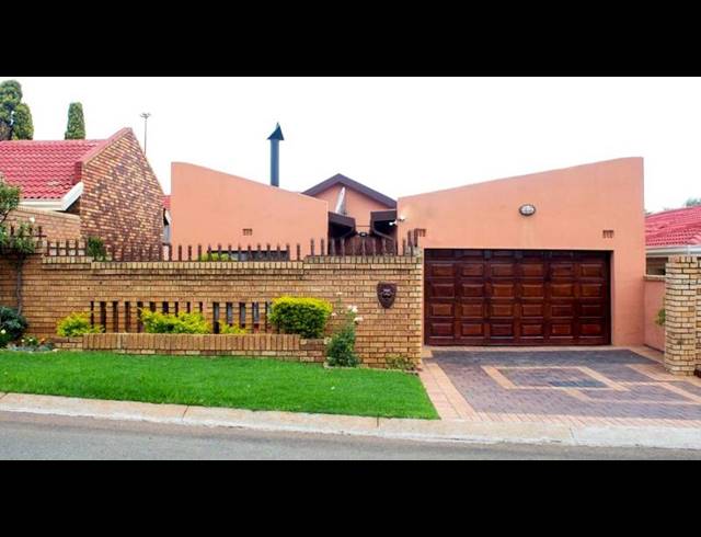 3 BEDROOM HOUSE FOR SALE IN DHLAMINI